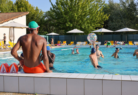 Activites a la piscine de La Garette